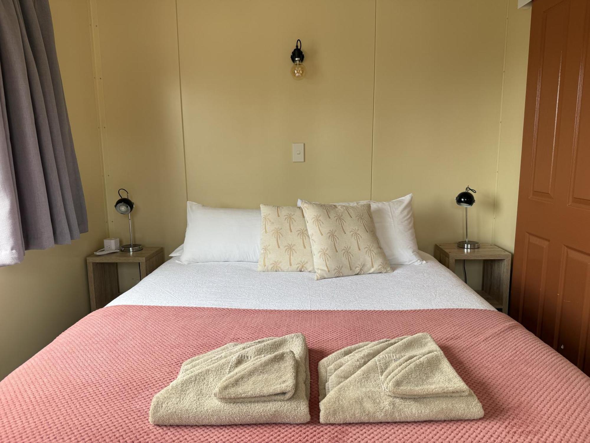 Picton'S Waikawa Bay Holiday Park Экстерьер фото
