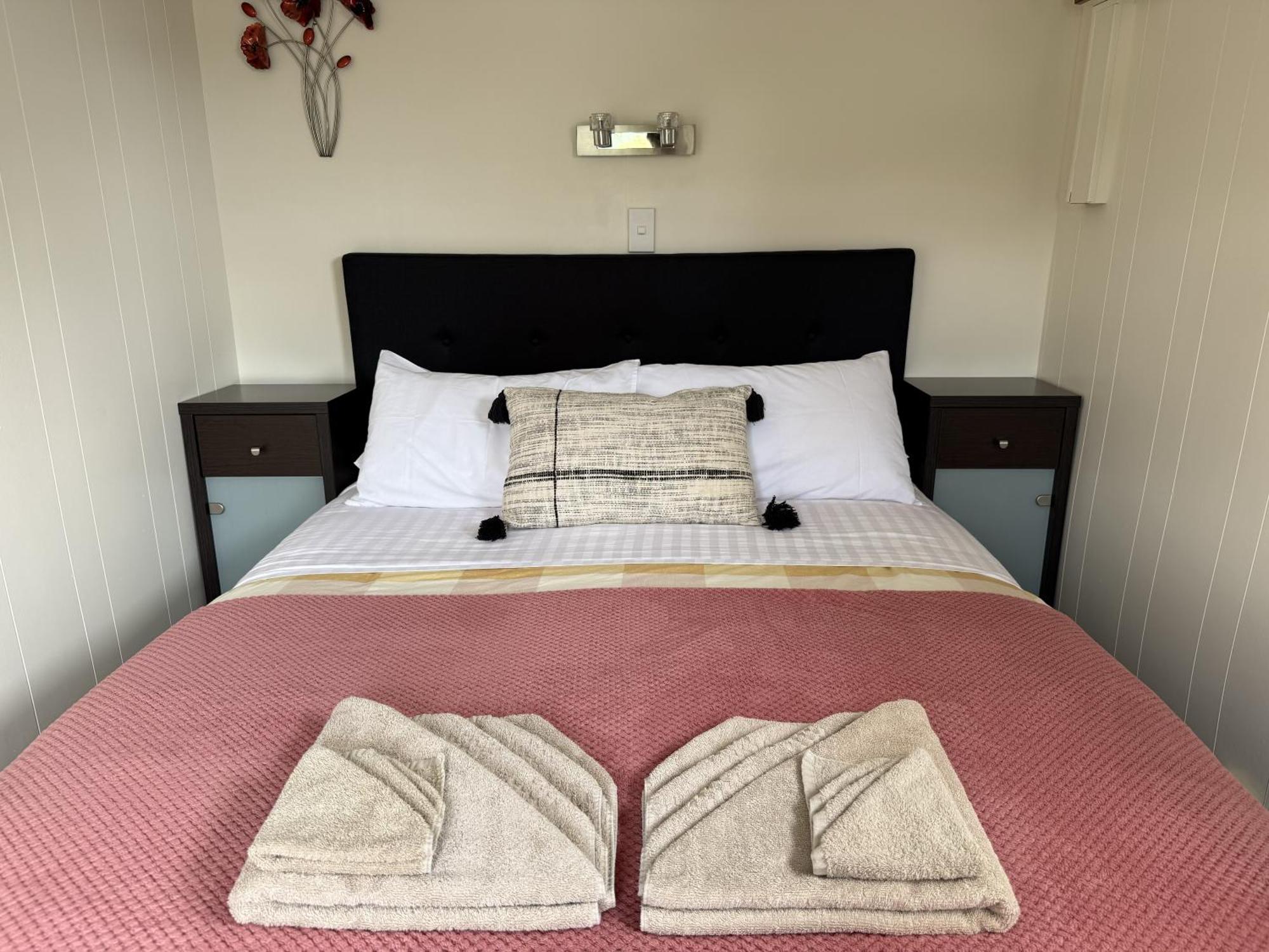 Picton'S Waikawa Bay Holiday Park Экстерьер фото