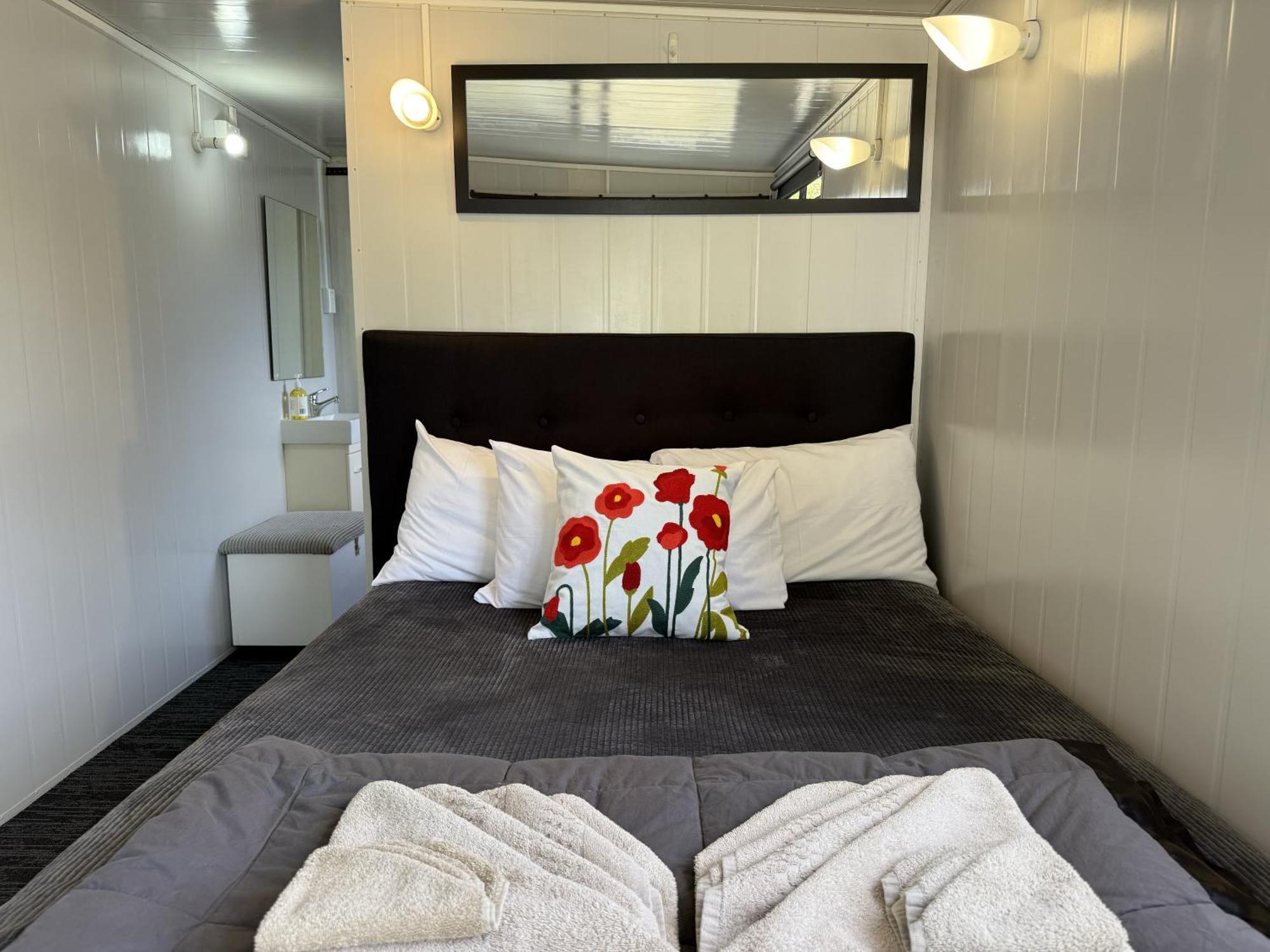 Picton'S Waikawa Bay Holiday Park Экстерьер фото